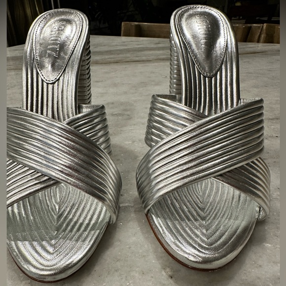 Schutz Emma Dale criss cross heeled sandal - Picture 4 of 6